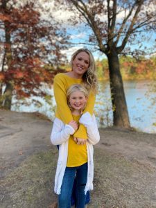 Photo of Niki Kruschke and daughter